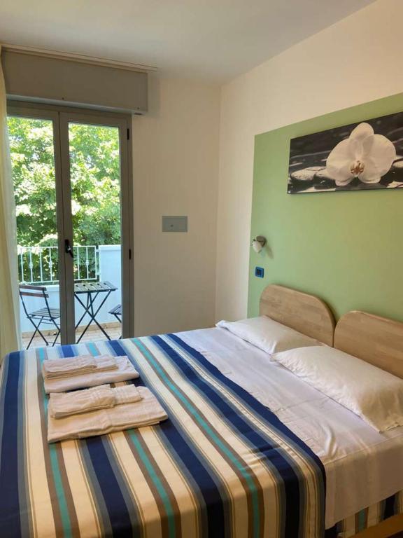 Residence Cigno Римини Екстериор снимка