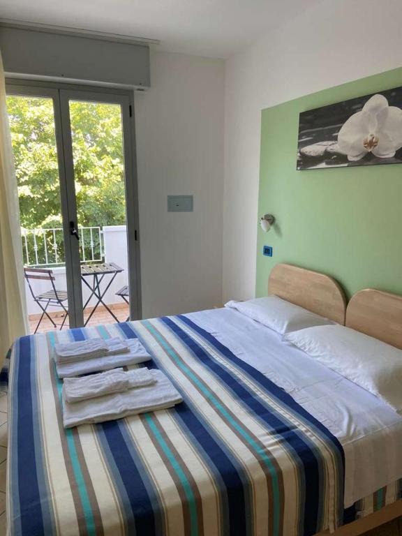 Residence Cigno Римини Екстериор снимка