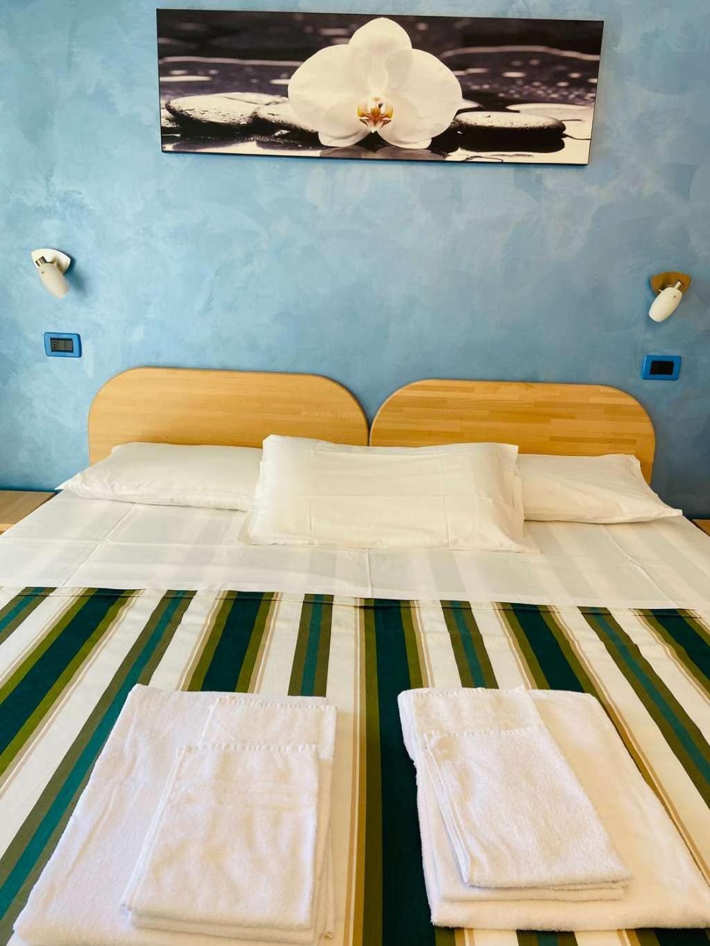 Residence Cigno Римини Екстериор снимка