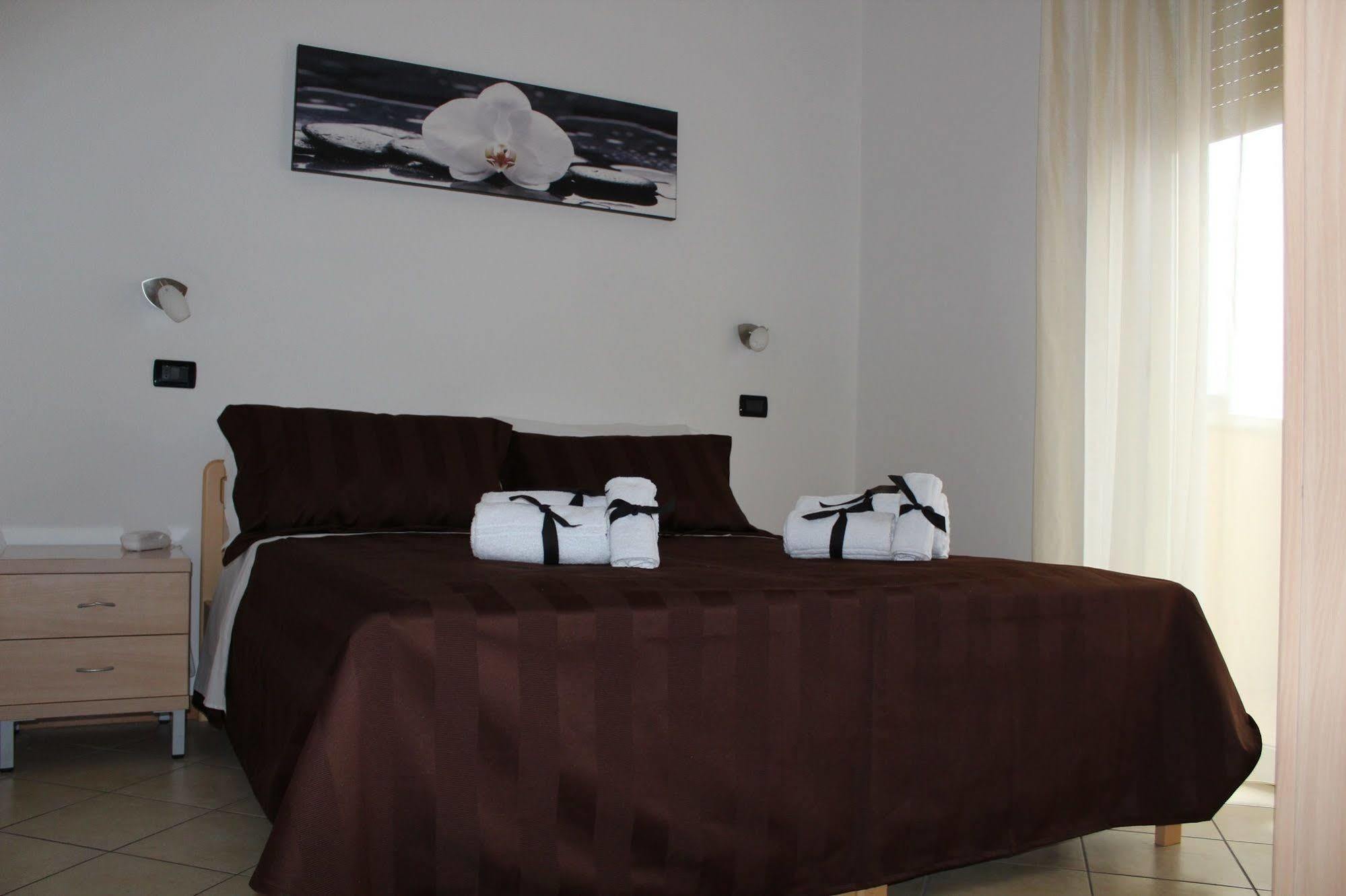 Residence Cigno Римини Екстериор снимка