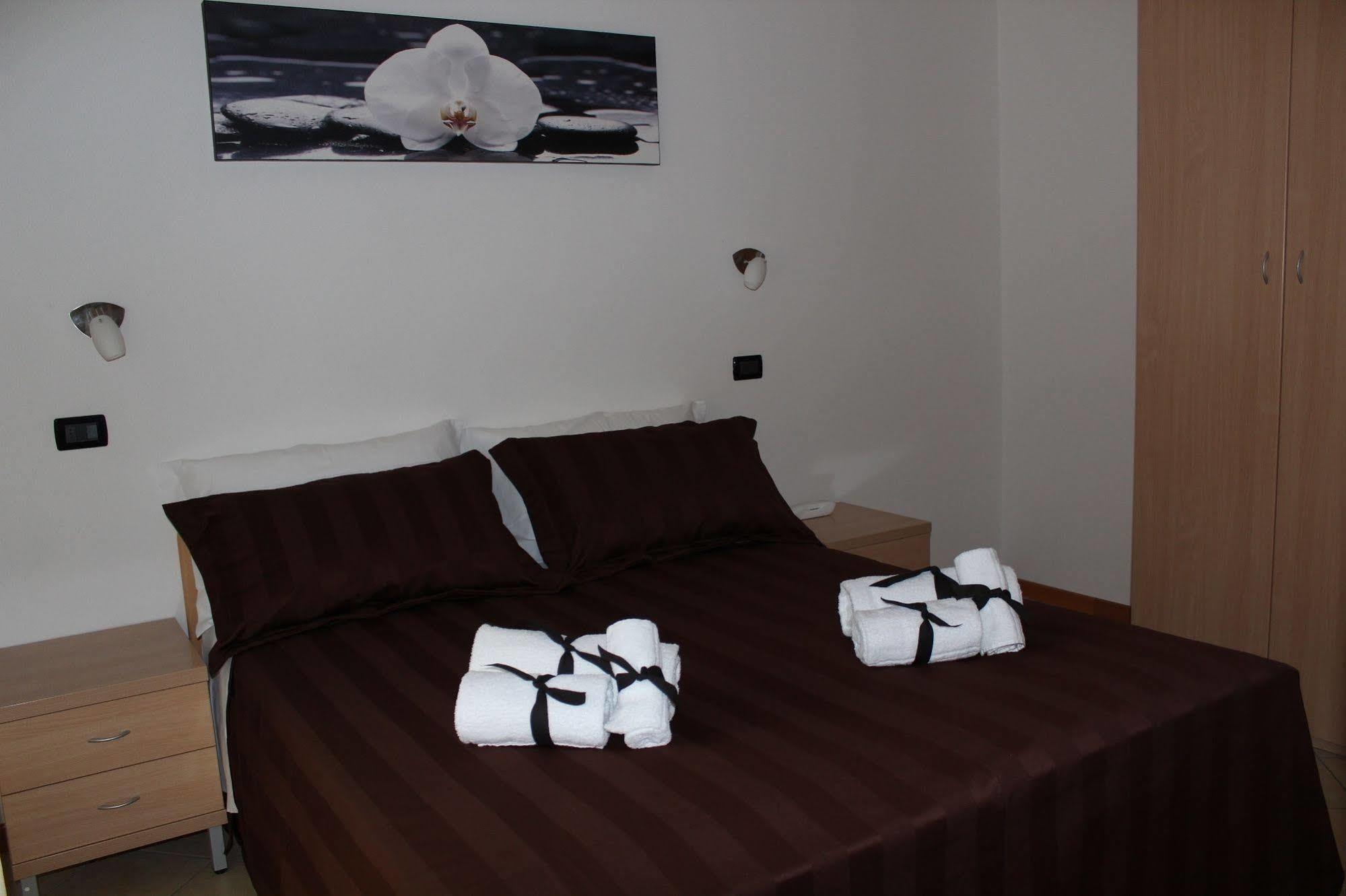 Residence Cigno Римини Екстериор снимка