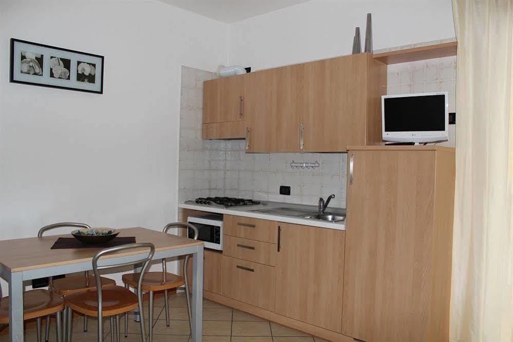 Residence Cigno Римини Екстериор снимка