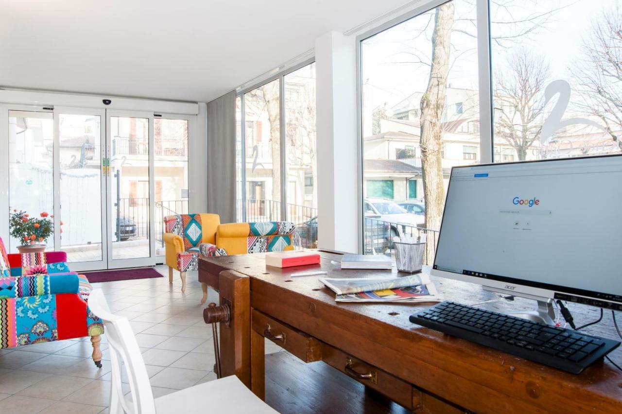 Residence Cigno Римини Екстериор снимка