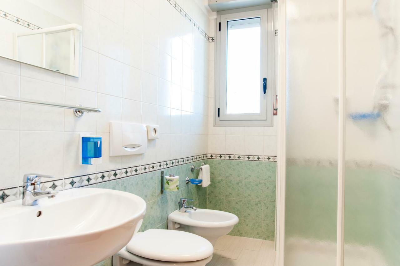 Residence Cigno Римини Екстериор снимка