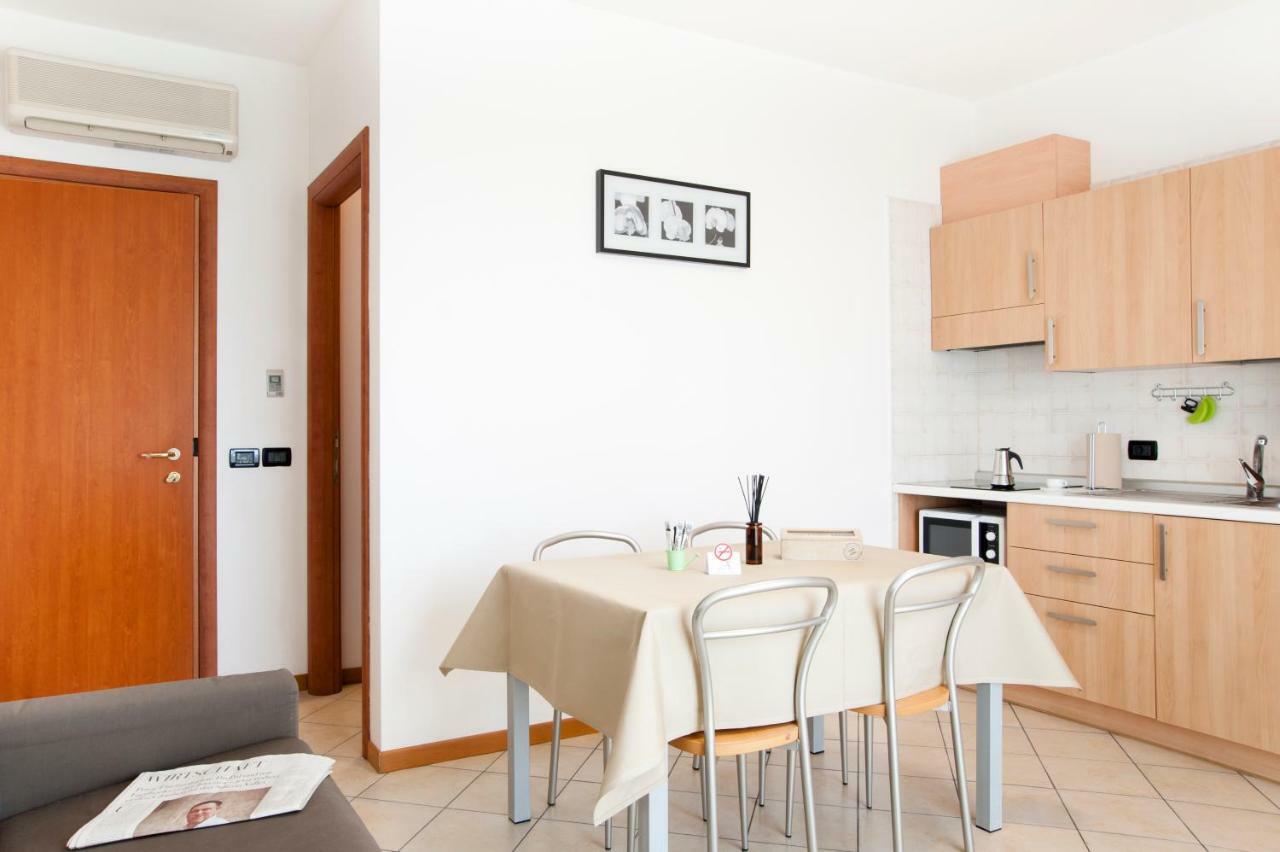 Residence Cigno Римини Екстериор снимка