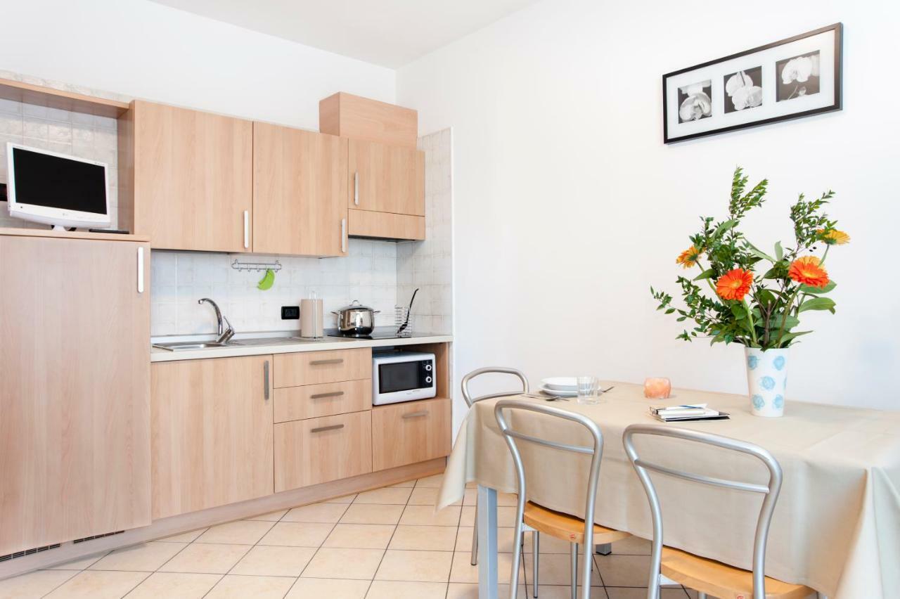 Residence Cigno Римини Екстериор снимка