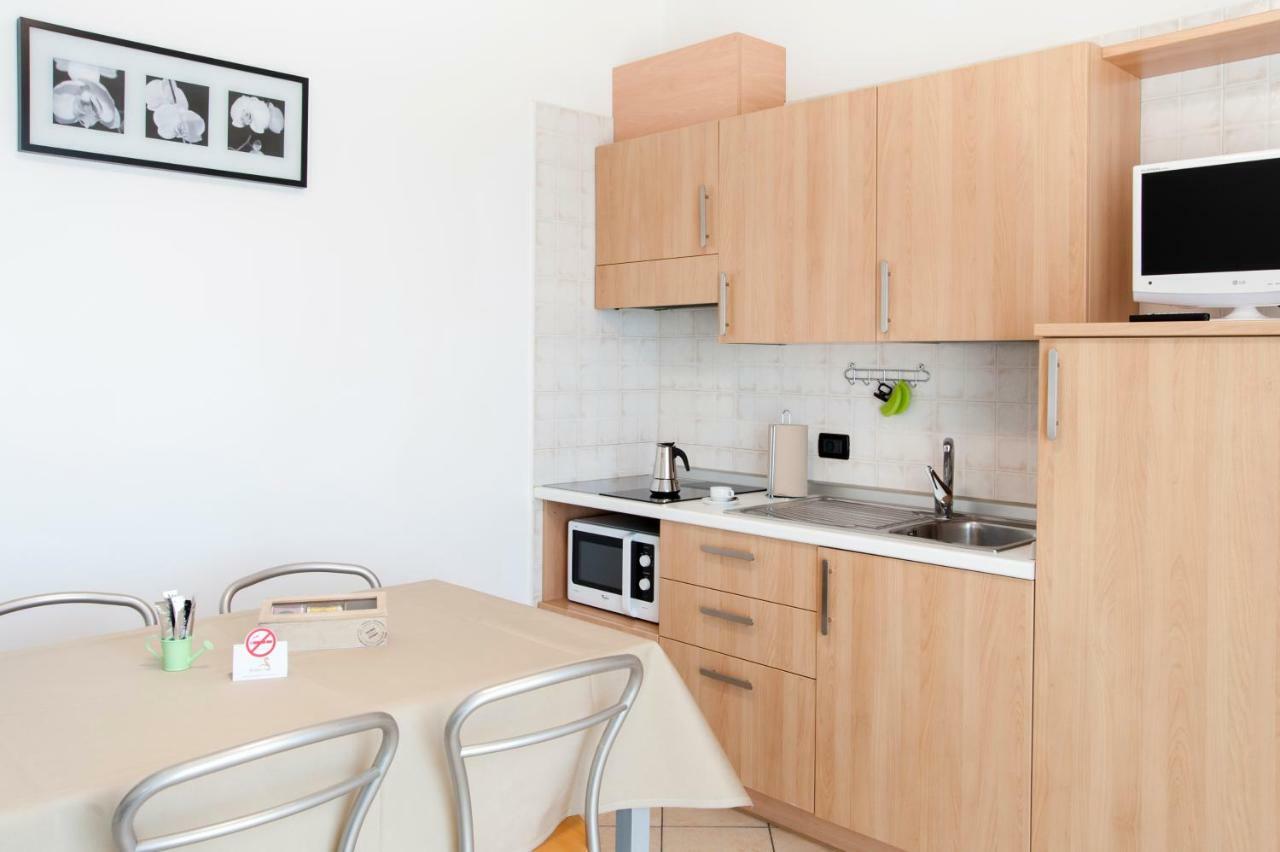Residence Cigno Римини Екстериор снимка